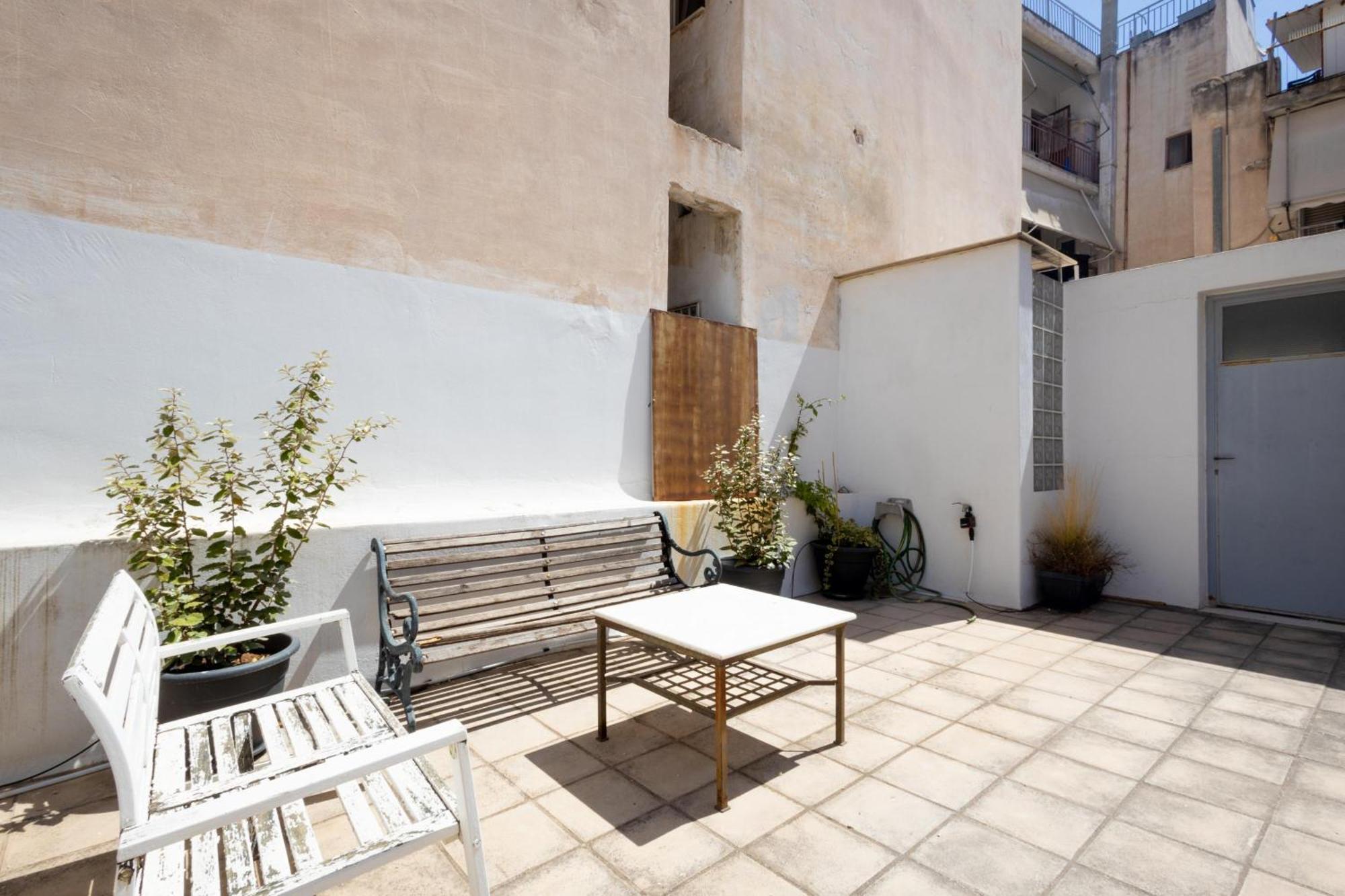 Renovated 5 Bdr House Near Acropolis - New Beds, Terrace & Green Yard Athen Eksteriør billede