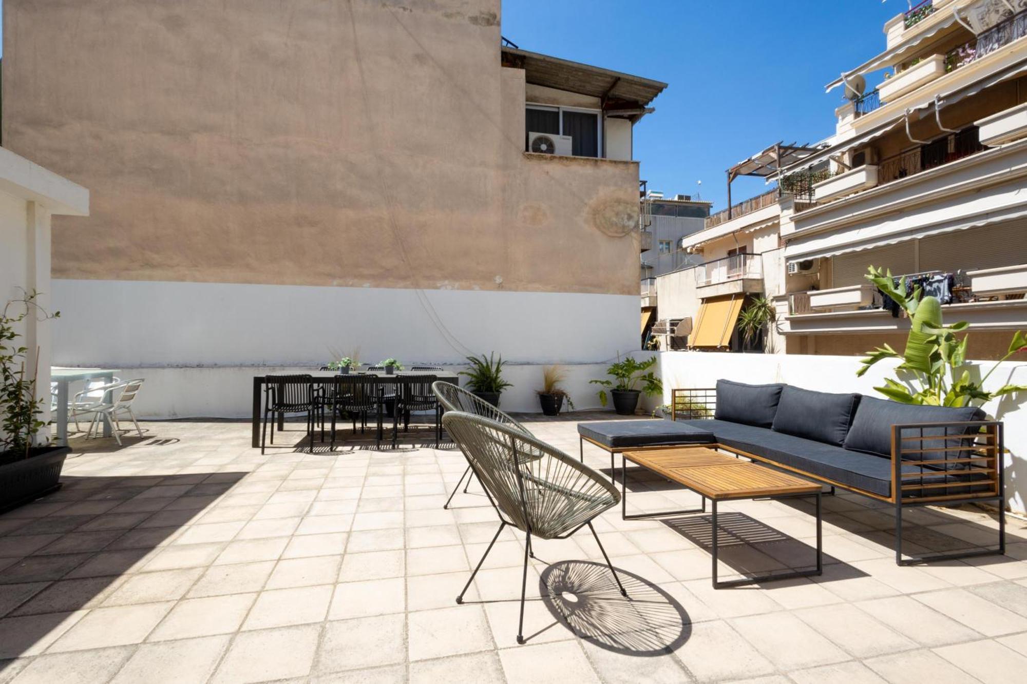 Renovated 5 Bdr House Near Acropolis - New Beds, Terrace & Green Yard Athen Eksteriør billede