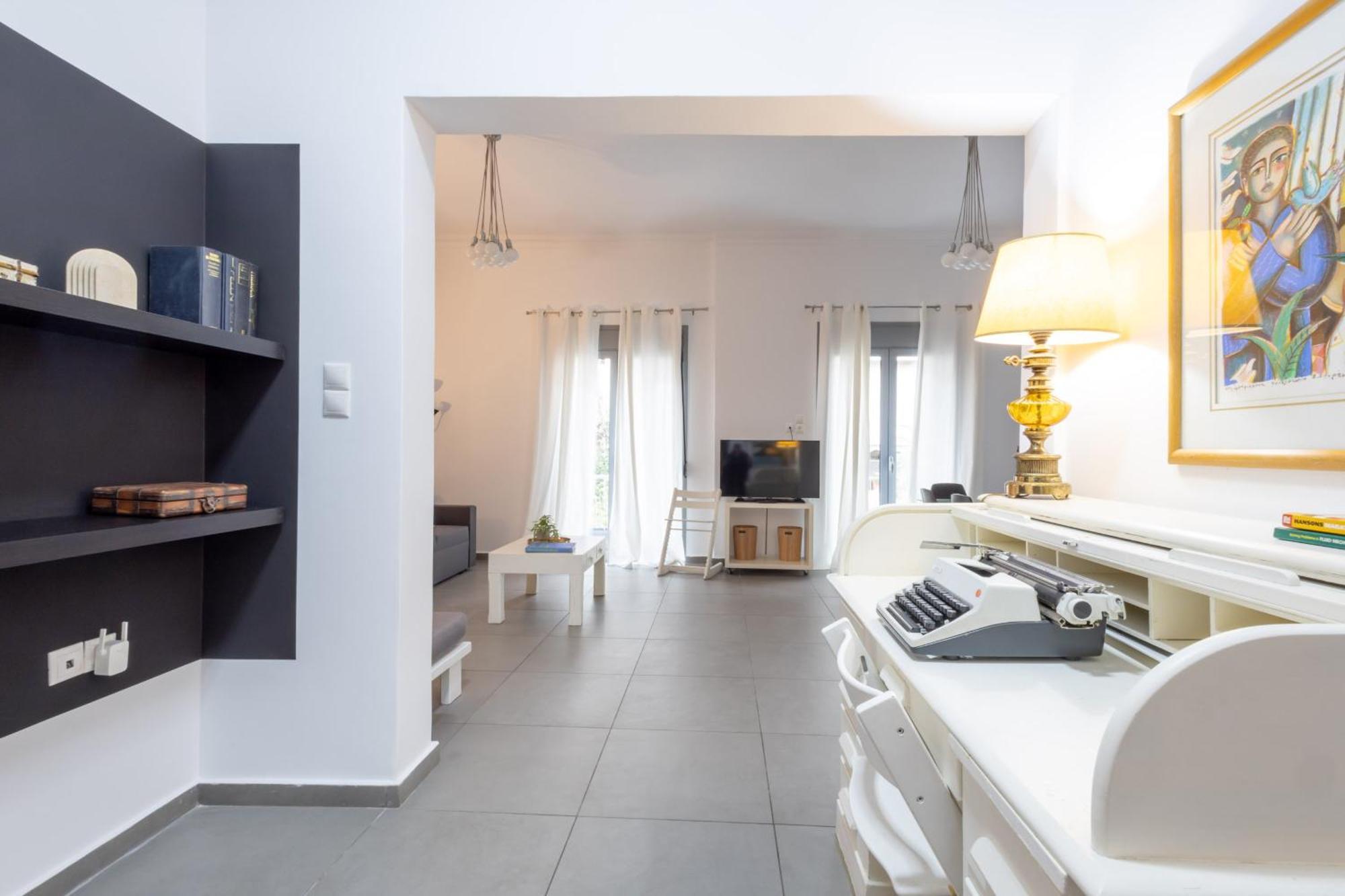 Renovated 5 Bdr House Near Acropolis - New Beds, Terrace & Green Yard Athen Eksteriør billede